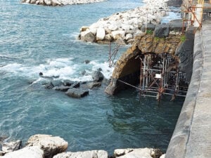 L’arco “borbonico” e il patrimonio a rischio nella città di Napoli