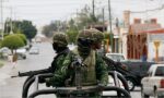 Militari messicani in pattugliamento anti-narcos a Reynosa