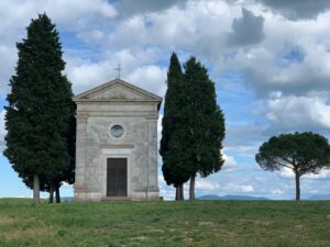 Avviati i lavori di restauro della Cappella della Madonna di Vitaleta, perla della Val d’Orcia