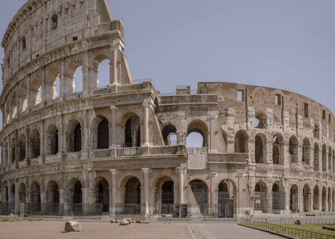 Il Colosseo sarebbe stato costruito 100 anni prima: lo studio