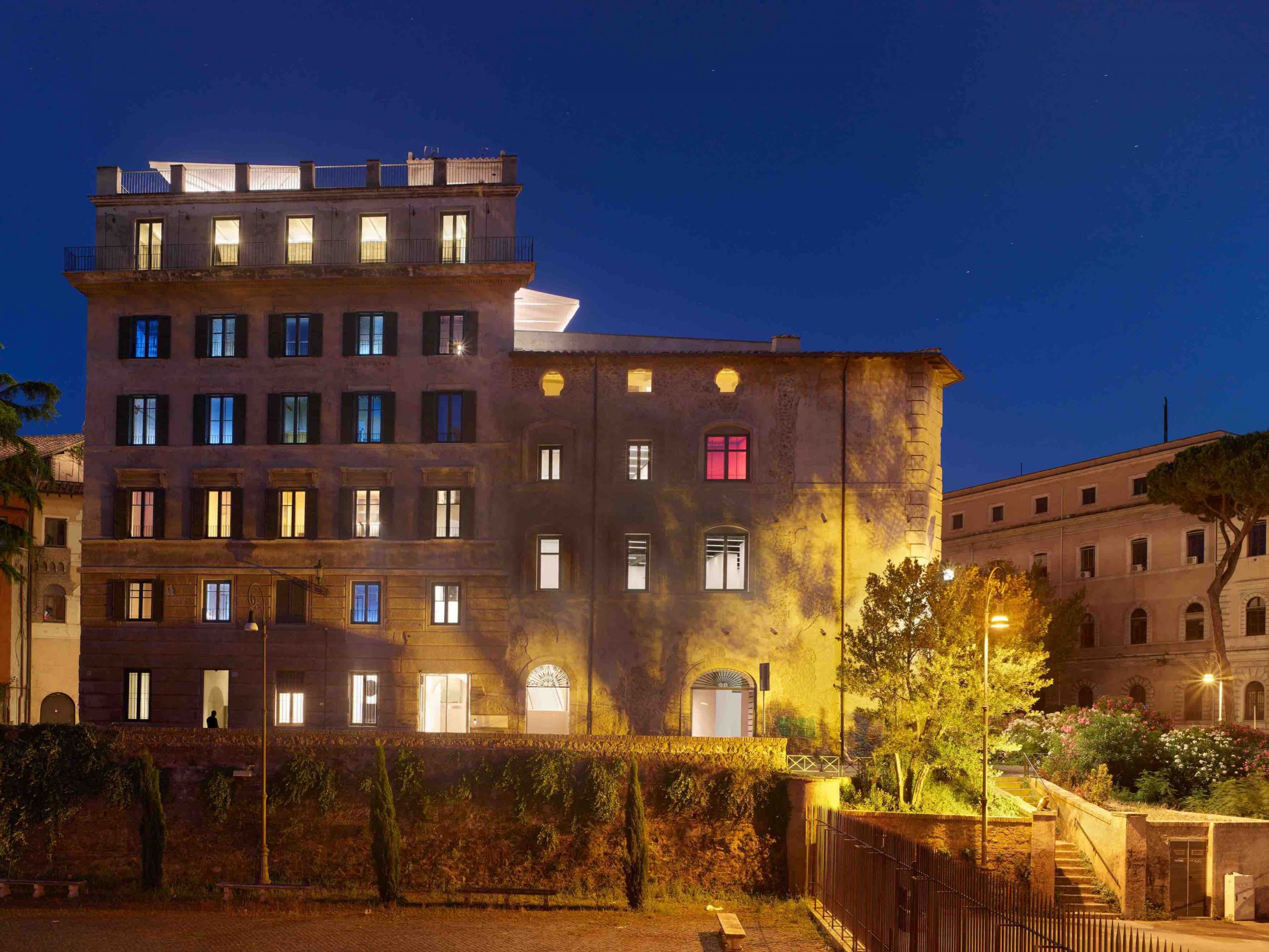 Palazzo Rhinoceros. Architect Jean Nouvel. Photo Roland Halbe