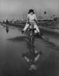 MARIO DE BIASI, Domenica d'agosto, Milano, 1949 © Archivio Mario De Biasi / courtesy Admira, Milano