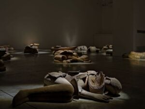 I Dormienti di Mimmo Paladino alla Cardi Gallery di Milano