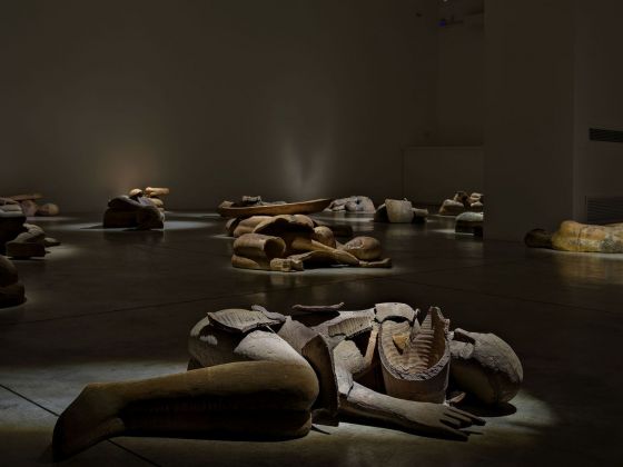Mimmo Paladino. I Dormienti. Installation view at Cardi Gallery, Milano 2021. Courtesy Cardi Gallery. Photo Carlo Vannini