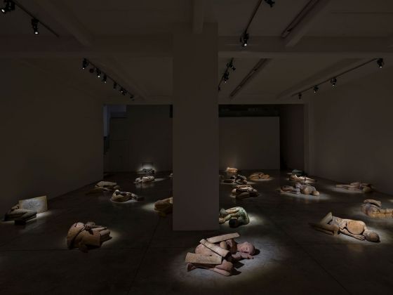 Mimmo Paladino. I Dormienti. Installation view at Cardi Gallery, Milano 2021. Courtesy Cardi Gallery. Photo Carlo Vannini