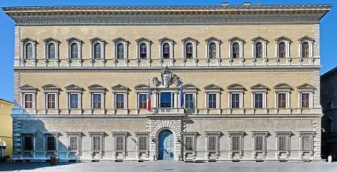 Palazzo Farnese, Roma, via Wikipedia