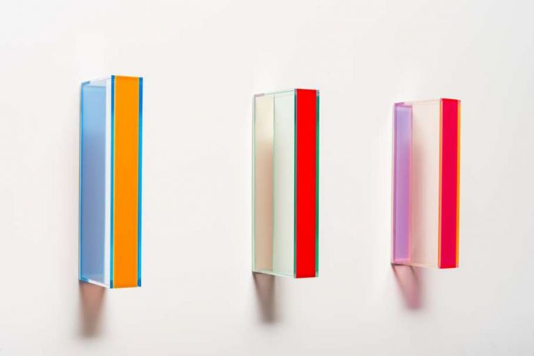 Regine Schumann, Colormirror Scream, 2012, 50x8x21 cm cad.