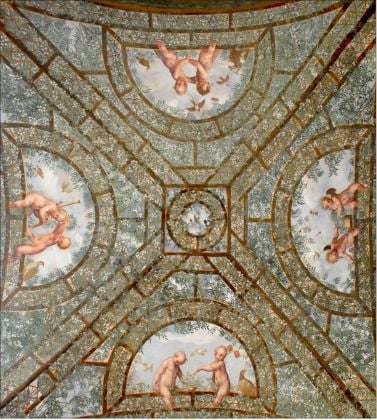 Villa Giulia, Roma. Dettaglio degli affreschi del portico. Photo via Wikipedia