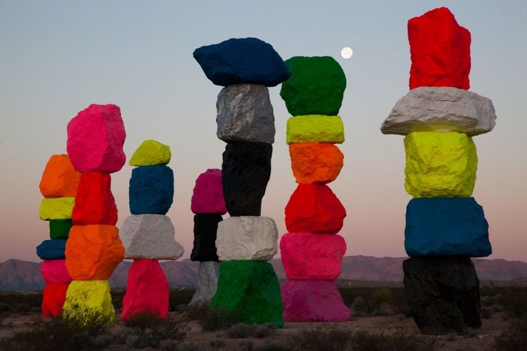 Gianfranco Gorgoni, Ugo Rondinone, Seven Magic Mountains, 2016