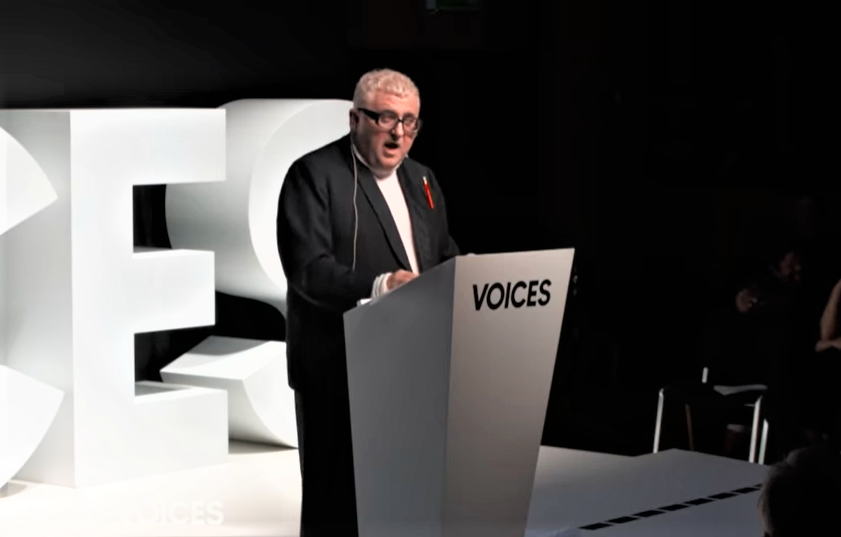 È morto lo stilista Alber Elbaz. Un altro grande talento cade vittima del maledetto virus