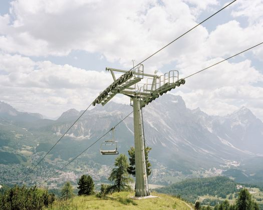 Gianpaolo Arena & Marina Caneve - La valle tra le cime e le stelle-The valley between peaks and stars (Quodlibet, Macerata 2021). Impianto Pié Tofana-Duca d’Aosta, Tofane, 2018