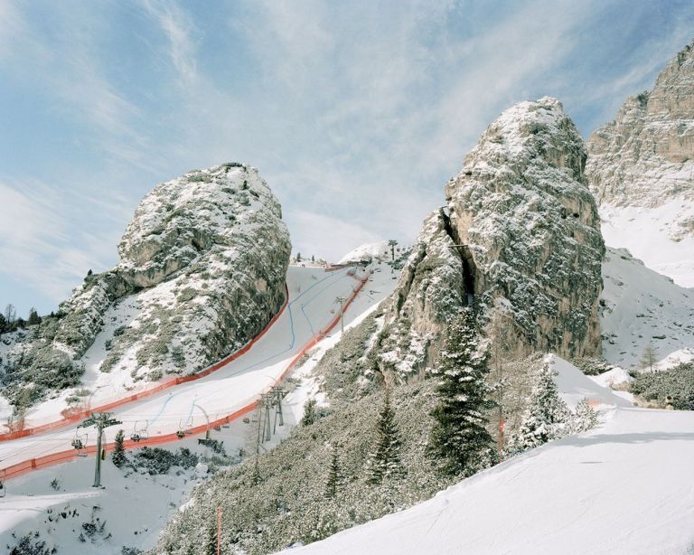 Gianpaolo Arena & Marina Caneve - La valle tra le cime e le stelle-The valley between peaks and stars (Quodlibet, Macerata 2021). Schuss, Pista Olympia delle Tofane, 2019