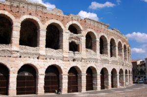 Verona cerca un dirigente musei a tempo indeterminato. Ma dal bando spuntano delle anomalie