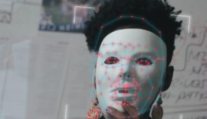 Intelligenza Artificiale e pregiudizi. Il documentario di Shalini Kantayya sulla sorveglianza digitale