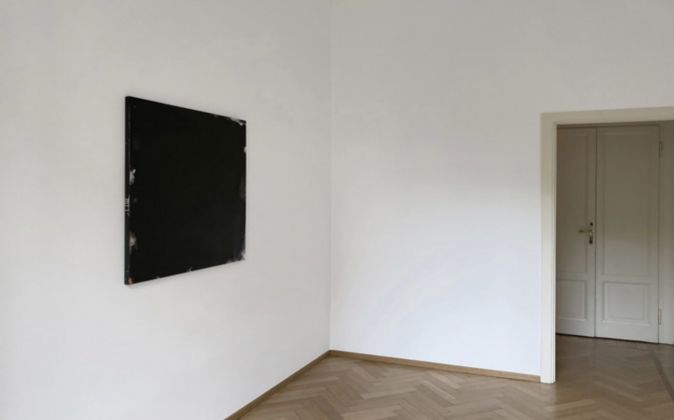 Thomas Kratz, Cab NOR, 2015, acrilico e pittura spray su tela, 95x90 cm, courtesy artista e Giorgio Galotti