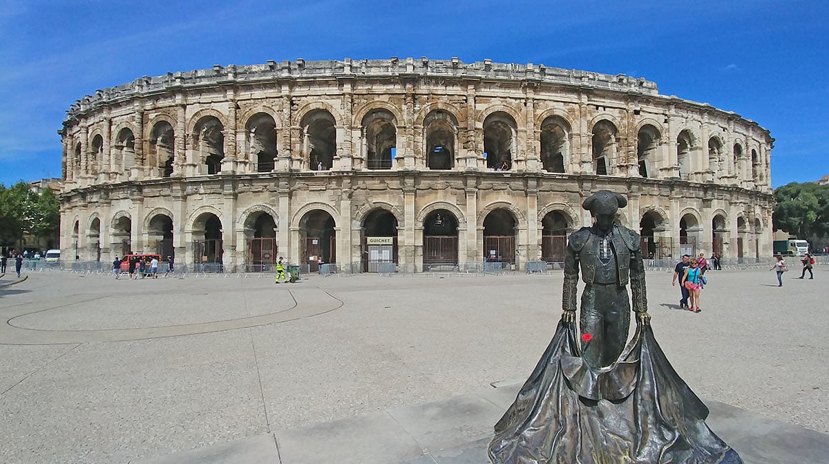 Vestemocoso, Arena de Nimes fonte Wikipedia CC BY SA 4.0