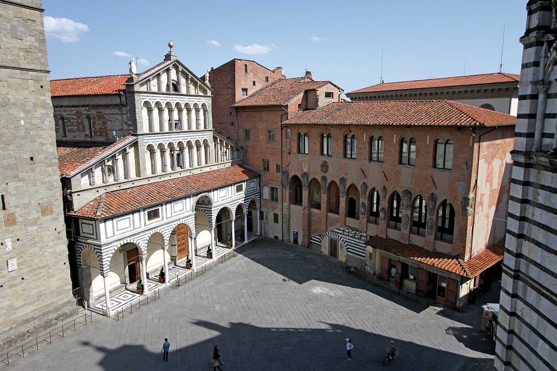 Antico Palazzo dei Vescovi, facciata Pistoia