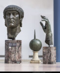 Mano del Colosso bronzeo di Costantino ©Musei Capitolini, foto di Zeno Colantoni