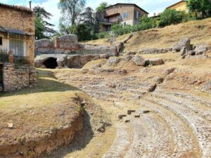 Partono gli scavi. Il Teatro Romano di Ferentino sarà portato interamente alla luce