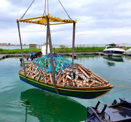 L’installazione di S.O.B. Stefano Ogliari Badessi a Venezia, realizzata nell’ambito di “SuperaMenti”, progetto promosso dalla Guggenheim e da Swatch Art Peace Hotel