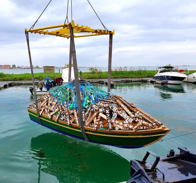 L’installazione di S.O.B. Stefano Ogliari Badessi a Venezia, realizzata nell’ambito di “SuperaMenti”, progetto promosso dalla Guggenheim e da Swatch Art Peace Hotel