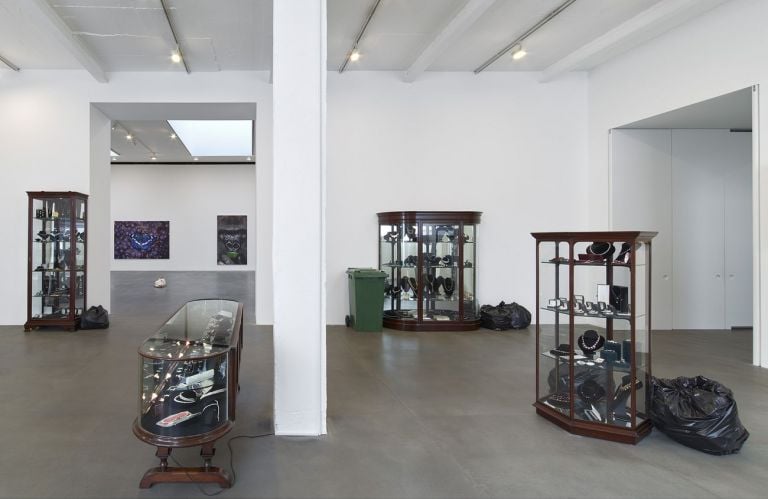 Damien Hirst. Fact Paintings and Fact Sculptures. Exhibition view at Gagosian, Londra 2021