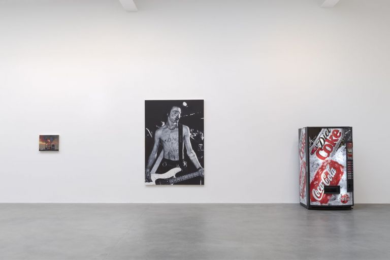 Damien Hirst. Fact Paintings and Fact Sculptures. Exhibition view at Gagosian, Londra 2021