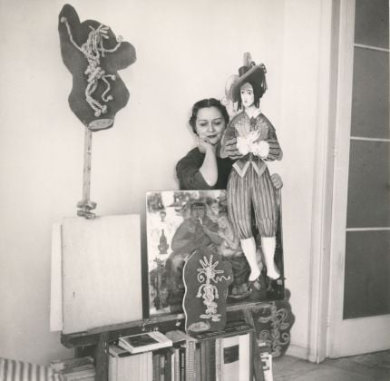 Edina Altara nel suo appartamento di Milano negli anni '50