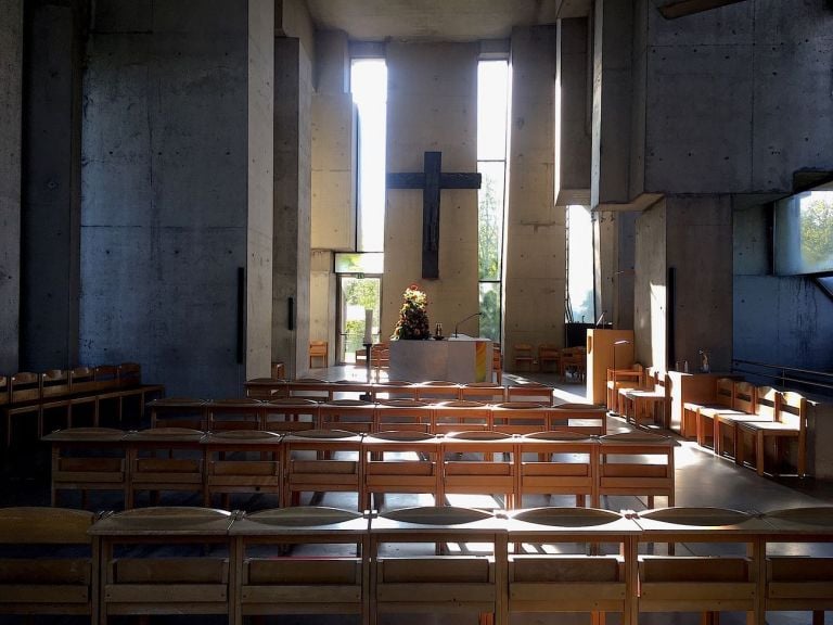 Fritz Wotruba, Wotrubakirche Kirche zur Heiligsten Dreifaltigkeit, interno