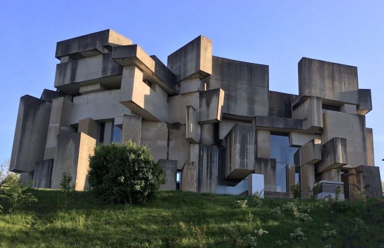 Fritz Wotruba, Wotrubakirche Kirche zur Heiligsten Dreifaltigkeit, lato nord