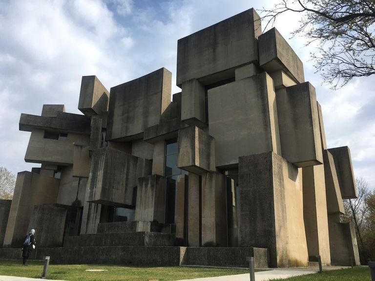 Fritz Wotruba, Wotrubakirche Kirche zur Heiligsten Dreifaltigkeit, lato nord ovest