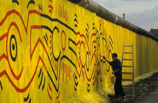 Keith Haring, Murale sul Muro di Berlino, 1986