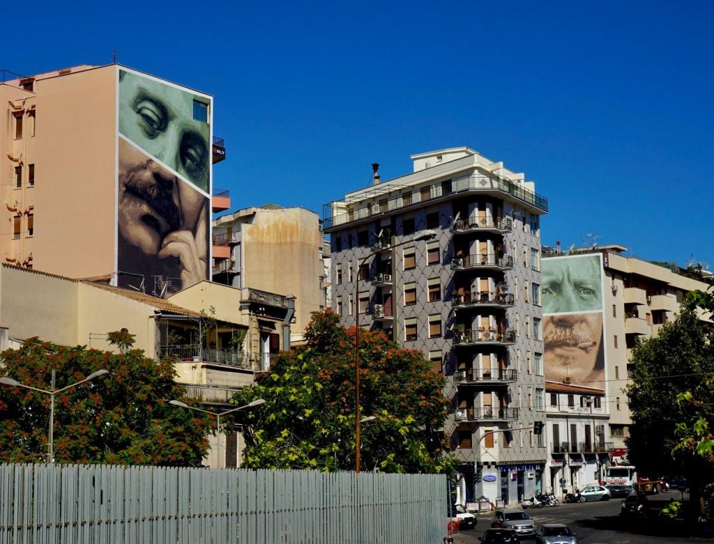Palermo omaggia Falcone e Borsellino. Completata la grande opera di street art di Andrea Buglisi