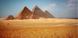 Le suggestive piramidi di Giza