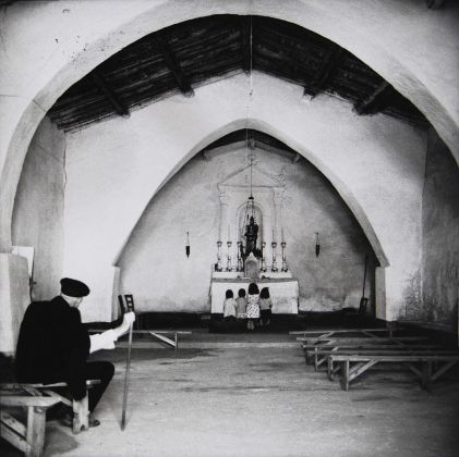 Lisetta Carmi, Orgosolo, Chiesa di San Michele, 1964 © Lisetta Carmi Martini Ronchetti