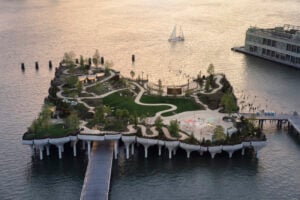 Little Island. Il nuovo spettacolare parco “galleggiante” a New York