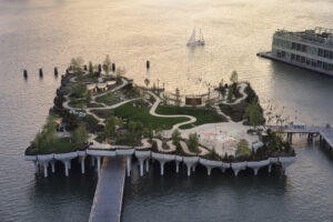 Little Island. Il nuovo spettacolare parco “galleggiante” a New York