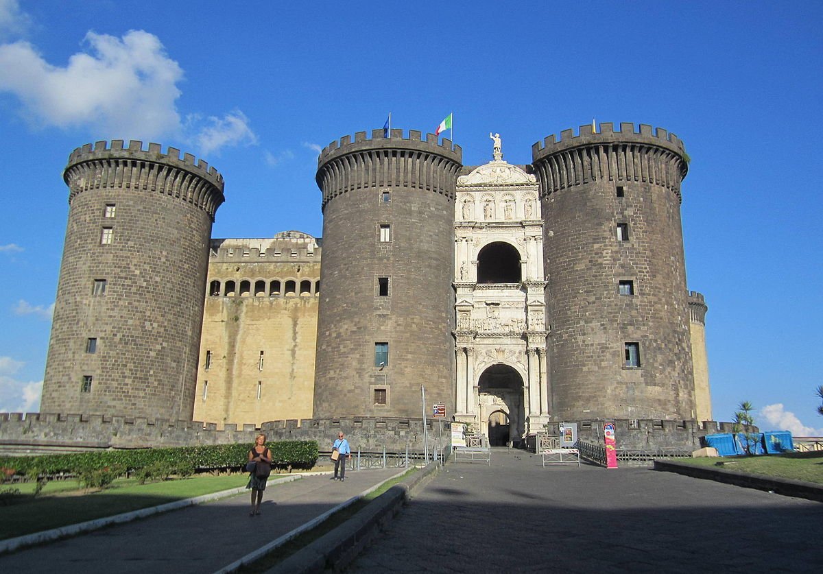 Napoli, Maschio, Angioino via Wikipedia Photos by Luca Aless