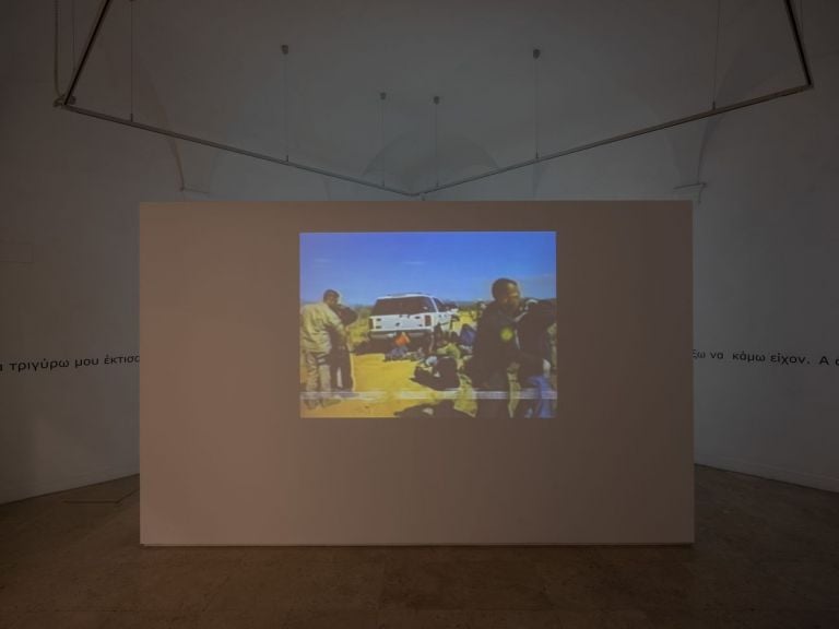 Rogelio López Cuenca, Walls, 2006, in collaborazione con Rafael Marchante e Elo Vega, doppia proiezione video in loop, suono. Installation view at Real Academia de España, Roma 2021. Collezione IVAM, Valencia. Photo Juan Baraja