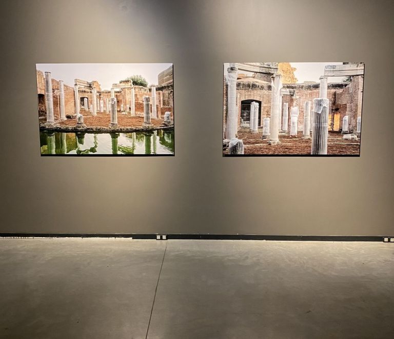 Ruben Montini, Did you ever fall in love, 2019, documentazione della performance presso il Teatro Marittimo di Villa Adriana, Tivoli. Photo Ela Bialkwoska - OKNOstudio