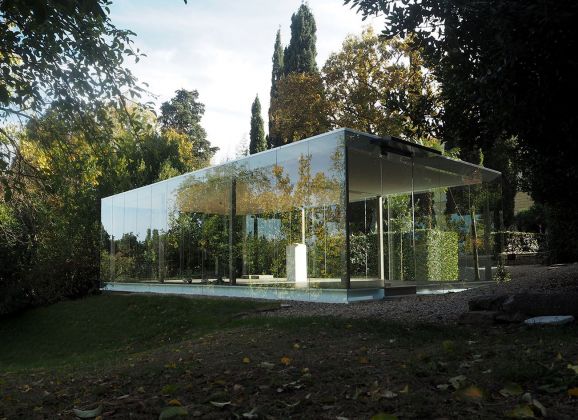 Villa Romana, Firenze. Lo spazio a vetrate nel giardino © Claudio Nardi Architects