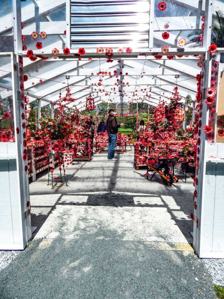 Yayoi Kusama, Flower Obsession. Installation view at New York Botanical Garden, New York 2021. Photo Maurita Cardone