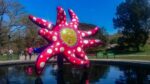 Yayoi Kusama, I Want to Fly to the Universe. Installation view at New York Botanical Garden, New York 2021. Photo Maurita Cardone