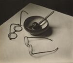 André Kertész, Mondrian's Glasses and Pipe, 1926. The Museum of Modern Art, New York. Thomas Walther Collection © Estate of André Kertész. Digital Image © 2021 The Museum of Modern Art, New York - Scala, Florence