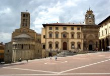 Arezzo, Piazza Grande, via wikipedia