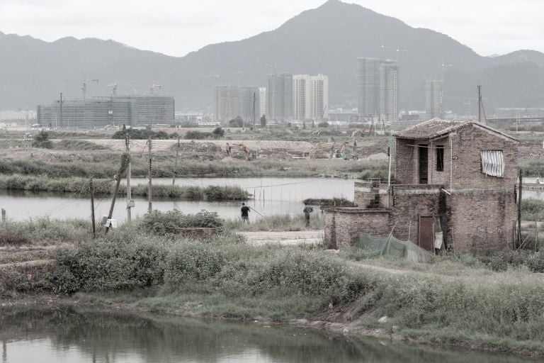 Case rurali e nuove costruzioni, 2017, Zhaoqing New Town, Zhaoqing, Provincia del Guangdong. Photo © Samuele Pellecchia