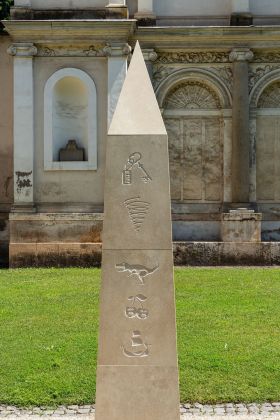 Evgeny Antufiev, Obelisk, 2020, travertino inciso, 300x60x60 cm. Courtesy the artist & z2o Sara Zanin. Photo credits Ela Bialkowska, OKNOstudio