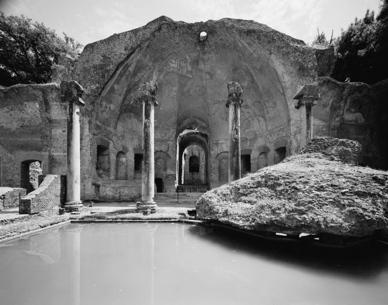 Gabriele Basilico, Canopo di Villa Adriana. Courtesy Fondazione Giorgio Cini