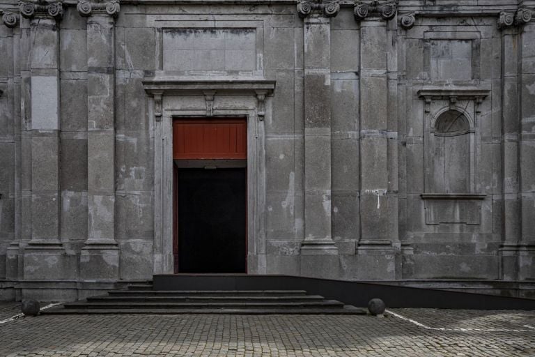 Gregor Schneider, Black Lightning, 2021. Courtesy Konrad Fischer Triennale Brugge 2021 © Stad Brugge Matthias Desmet
