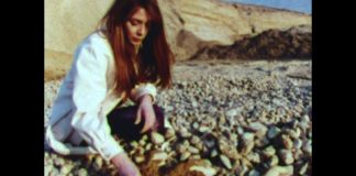 Laura Grisi, From One to Four Pebbles, 1972, still da film. Courtesy the Estate & P420, Bologna